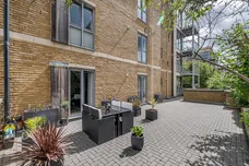 Blagrove Road, Teddington, TW11 photo 9
