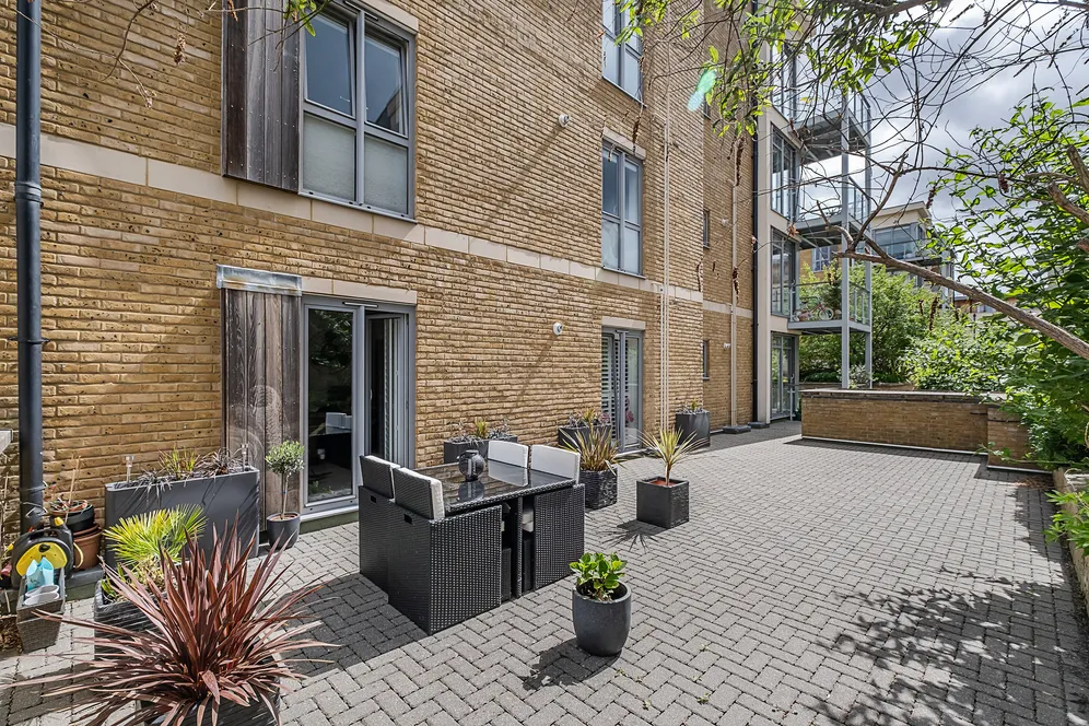 Blagrove Road, Teddington, TW11 photo 9