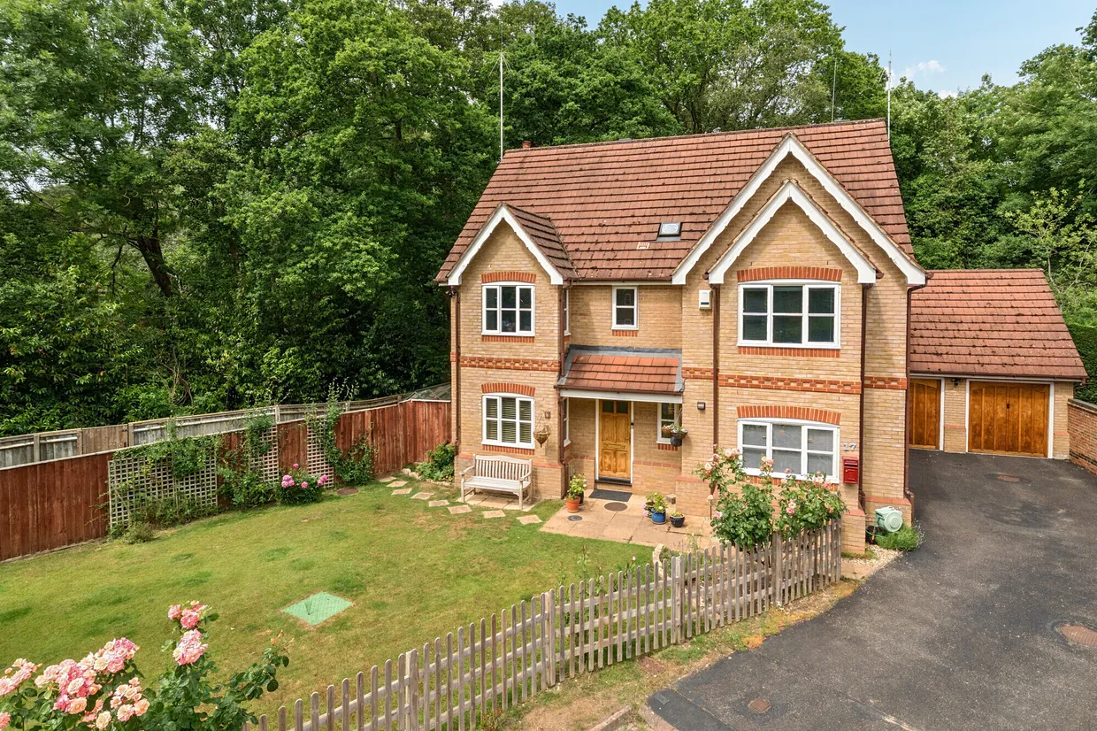 Charters Way, Sunningdale, SL5 photo 1