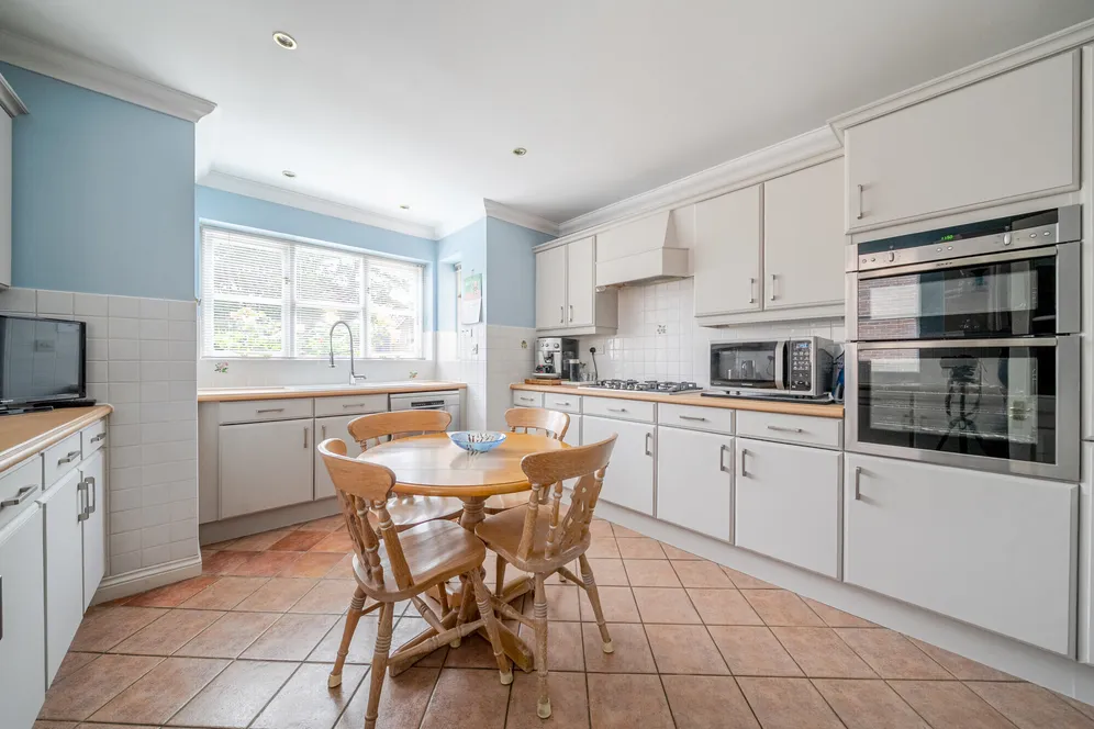 Charters Way, Sunningdale, SL5 photo 4