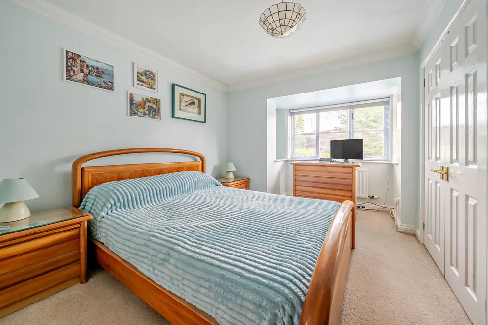 Charters Way, Sunningdale, SL5 photo 8
