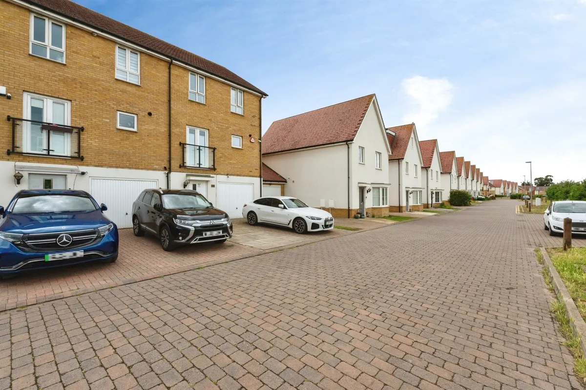 Woodside Close, Grays