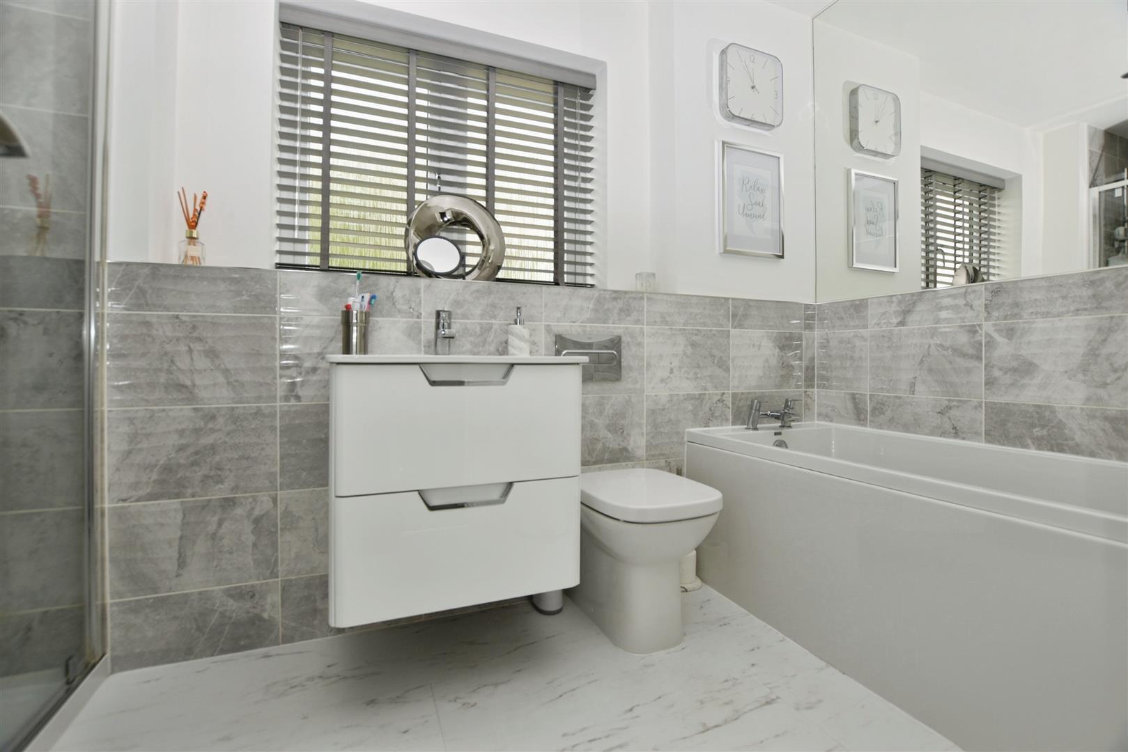 Cape Drive, Anlaby, Hull Image 16