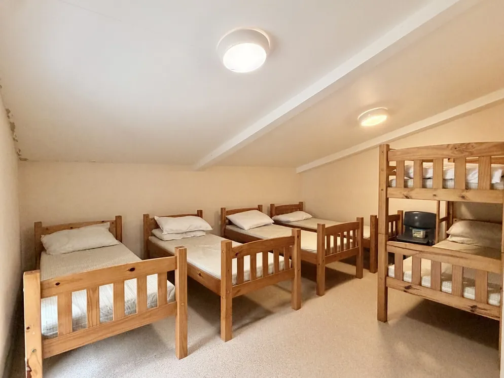 Property carousel item 11
