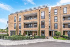 Willowside House, Oaklands Park, Esher