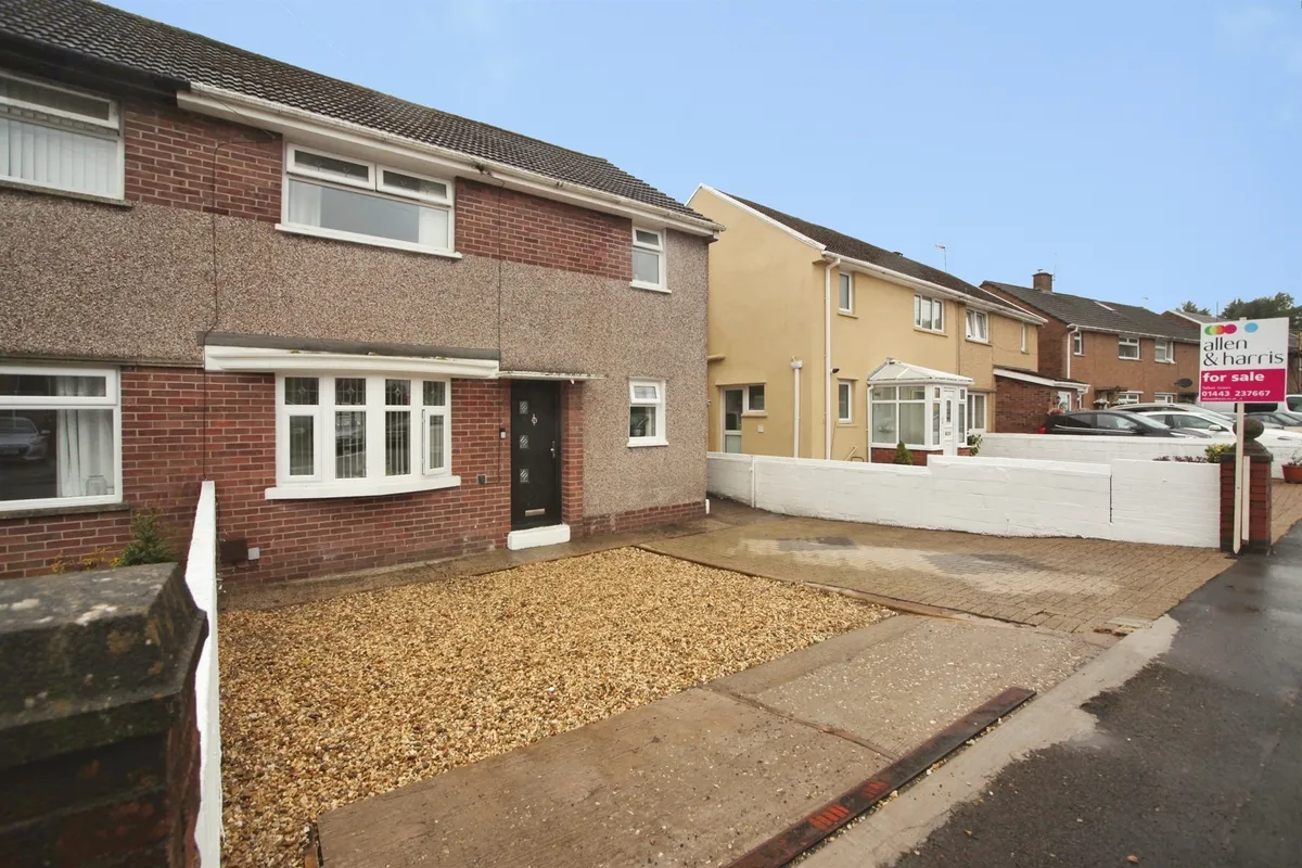 Heol Nant, Church Village, Pontypridd