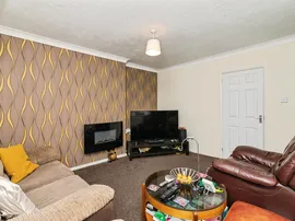 Summerfield Gardens, Lowestoft thumb 3