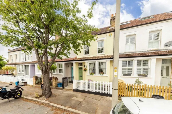 Malvern Road, Hampton, TW12 photo 1