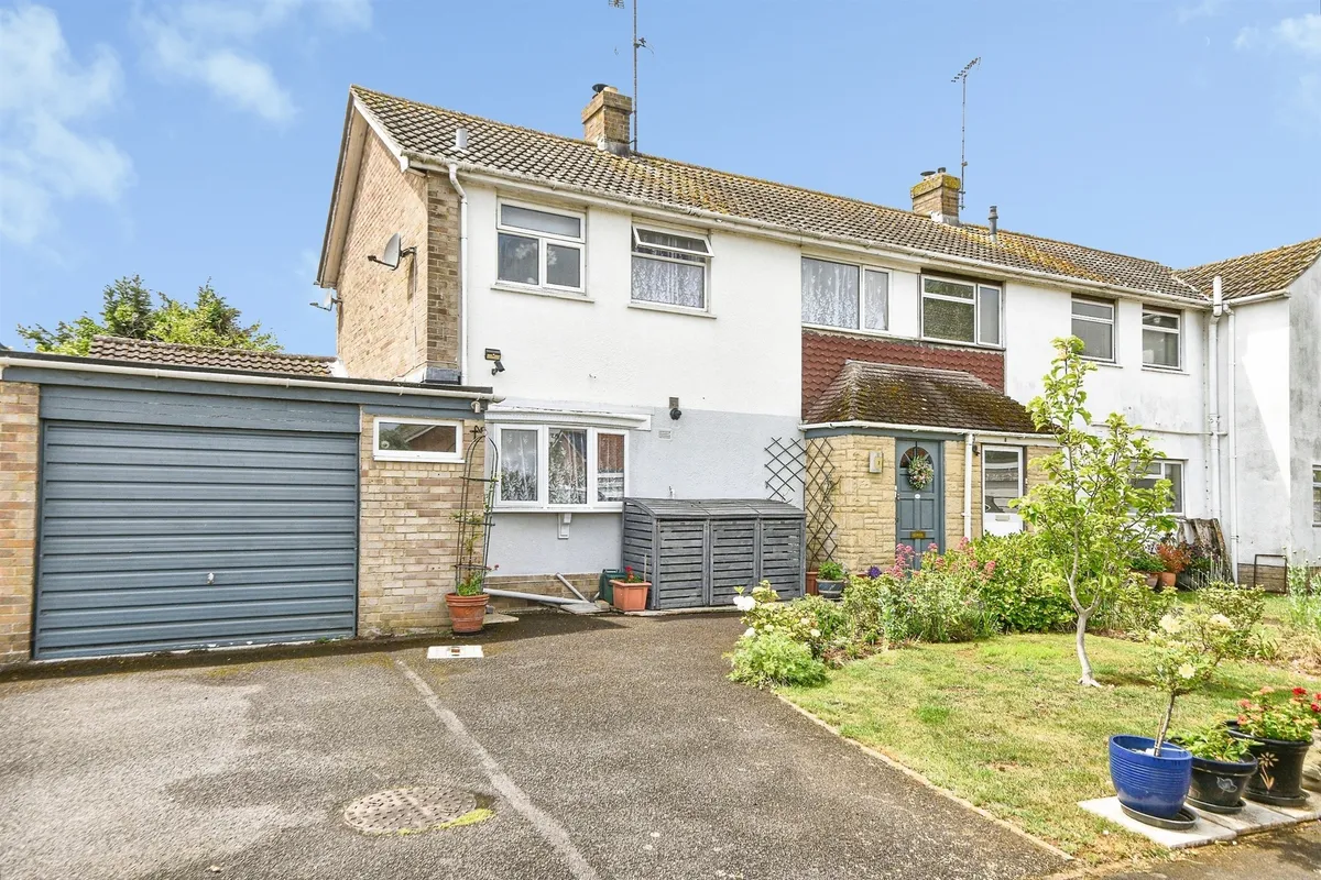 Cowleaze Close, Shrivenham, Swindon