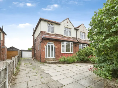 Owlcotes Road, Pudseyphoto