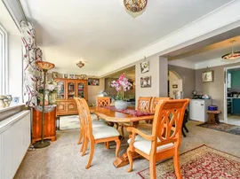 Cowleaze Close, Shrivenham, Swindon thumb 3