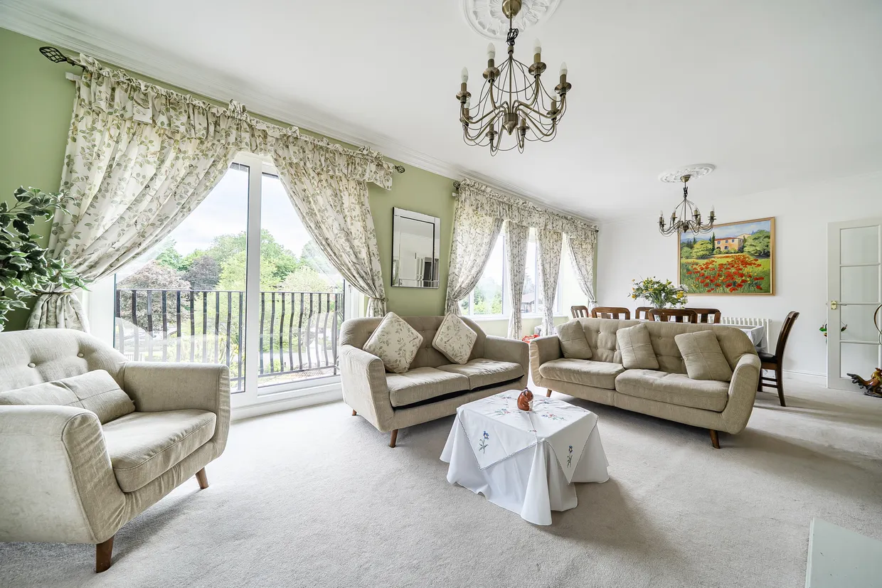 Great Heathmead, Haywards Heath, RH16 photo 2