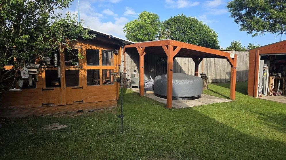 Property carousel item 29