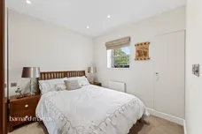 Barnsbury Lane, Surbiton