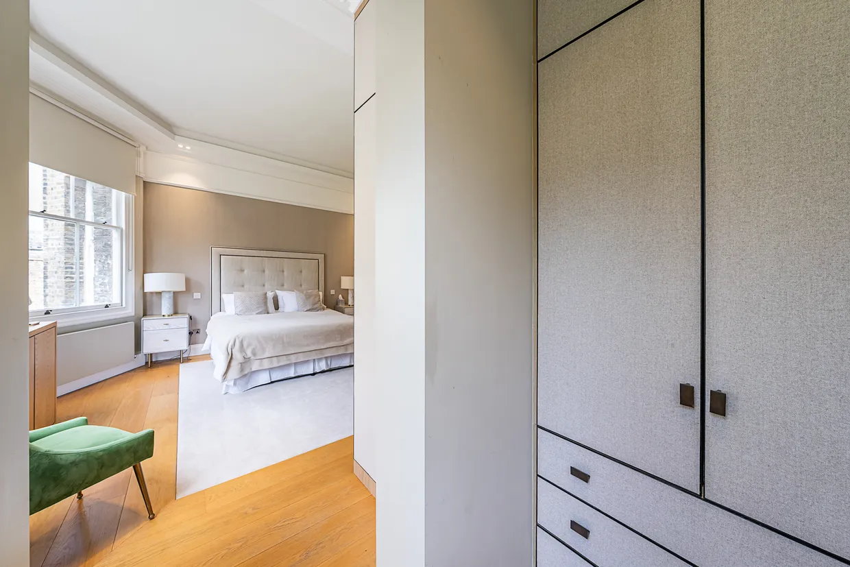 Kensington Court, London, W8 photo 9