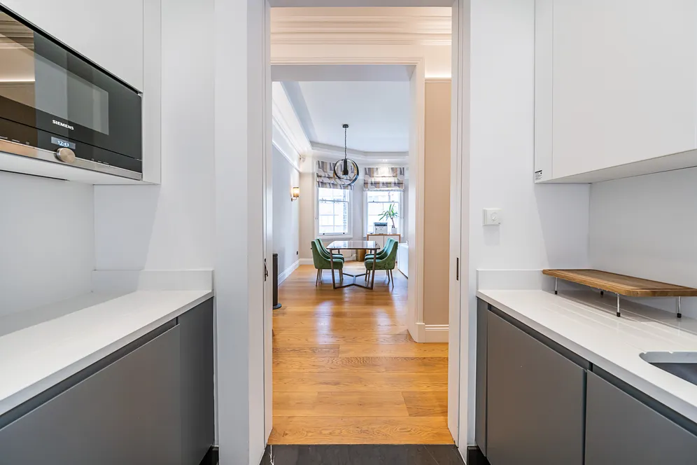 Kensington Court, London, W8 photo 13