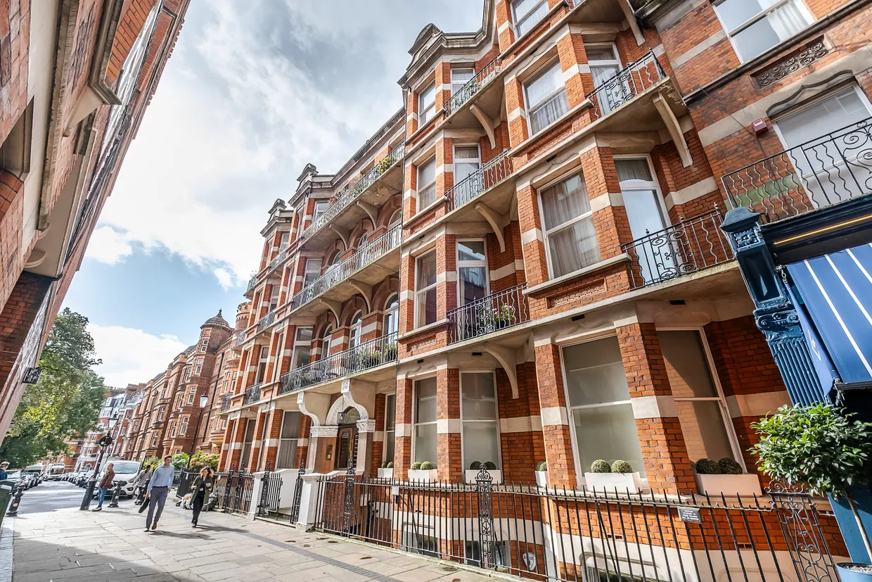 Kensington Court, London, W8 photo 16