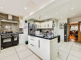 Caldecott Close, ABINGDON thumb 3