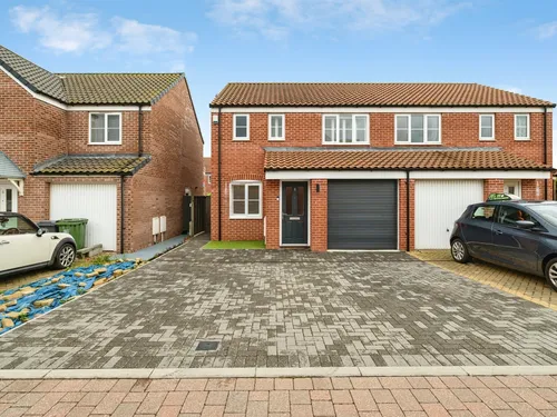 Moore Close, Bradwell, Great Yarmouthphoto