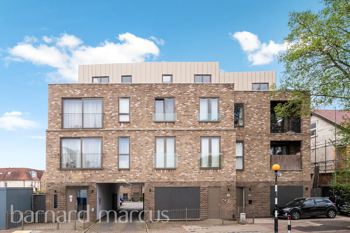 Westmead Road, SUTTON
