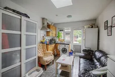 Bowes Road, LONDON