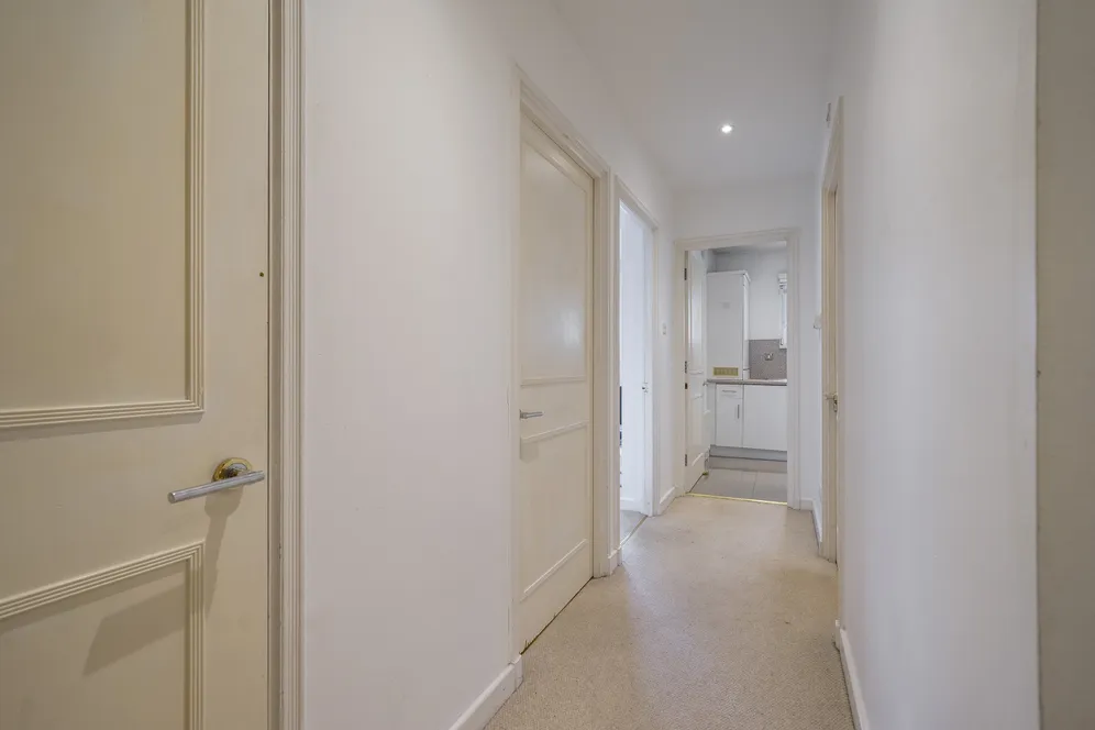 Admiral Walk, London, W9 photo 17