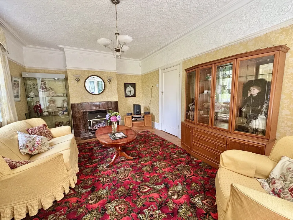 Property carousel item 8