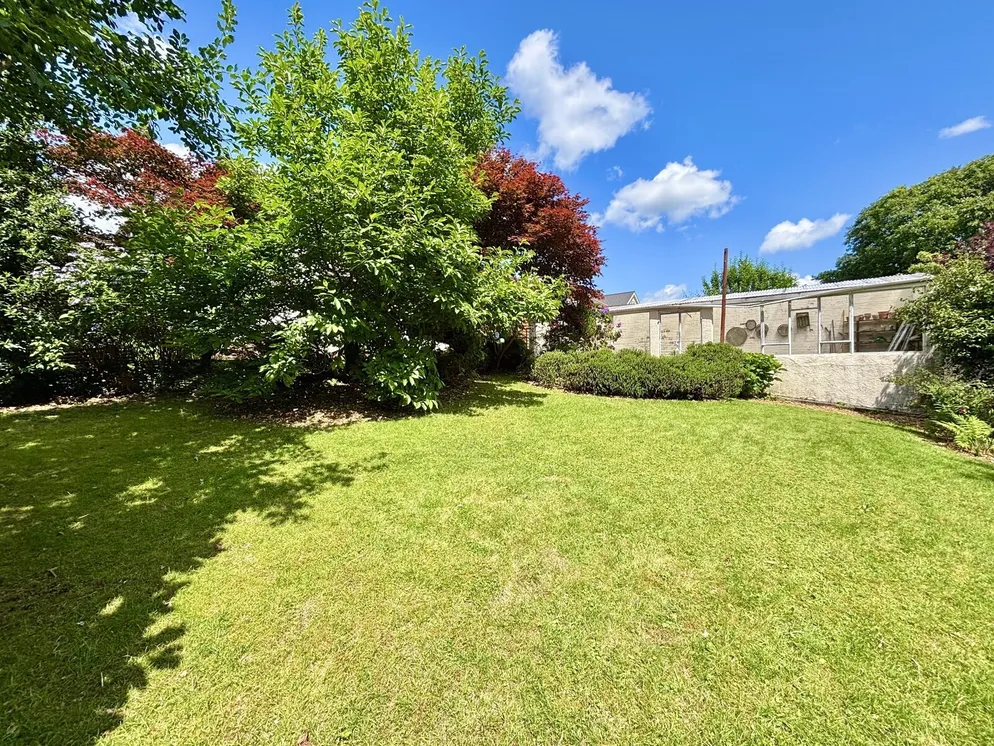 Property carousel item 30
