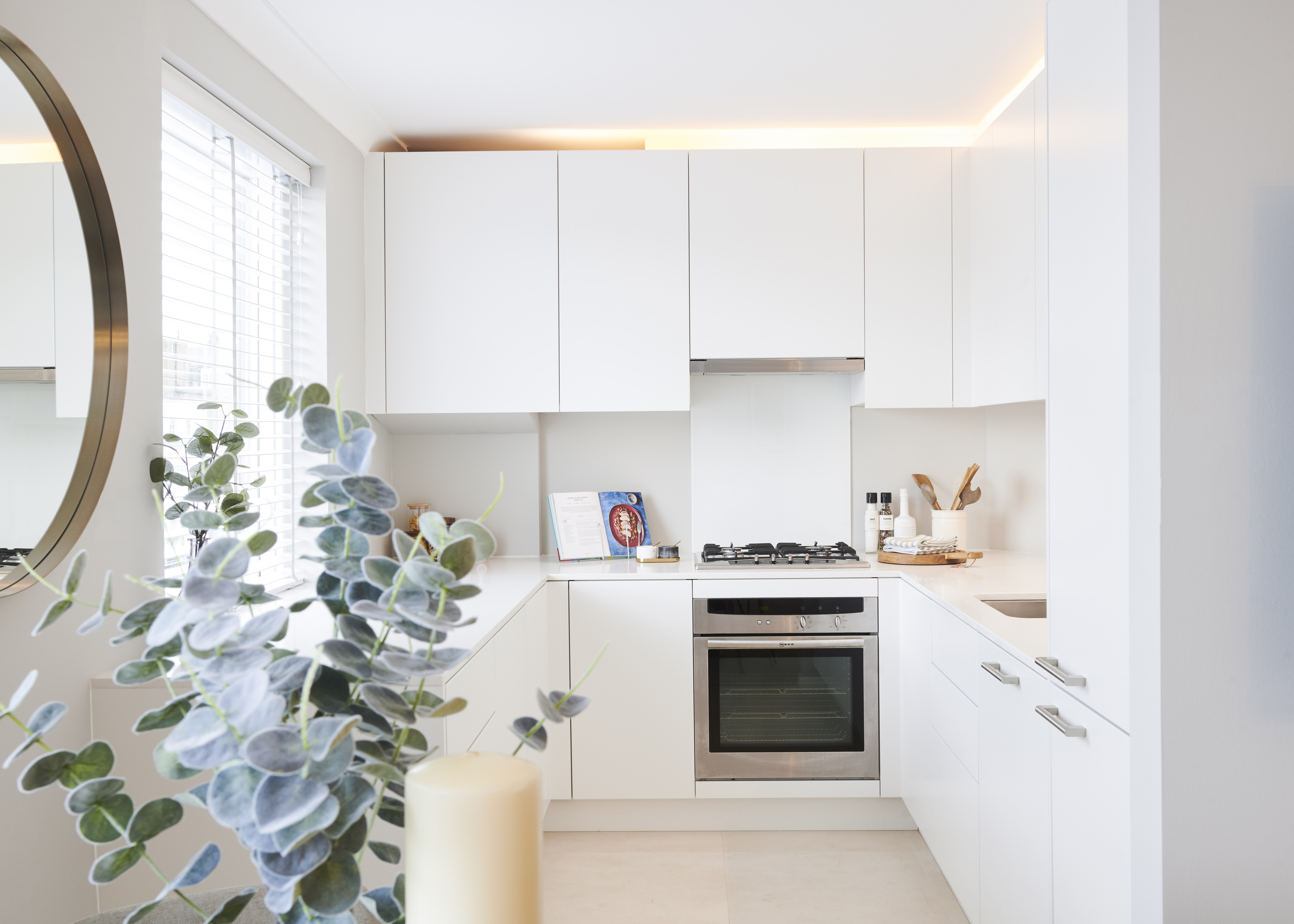 Luxury Apartment To Let  Interior Designed & Concierge  SW3 Image 5