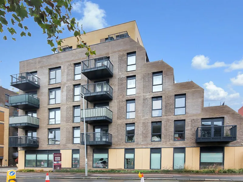 Property thumbnail 1 out of 3