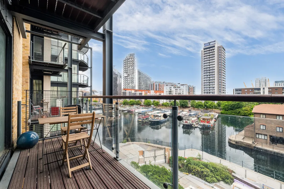 Boardwalk Place, London, E14 photo 2