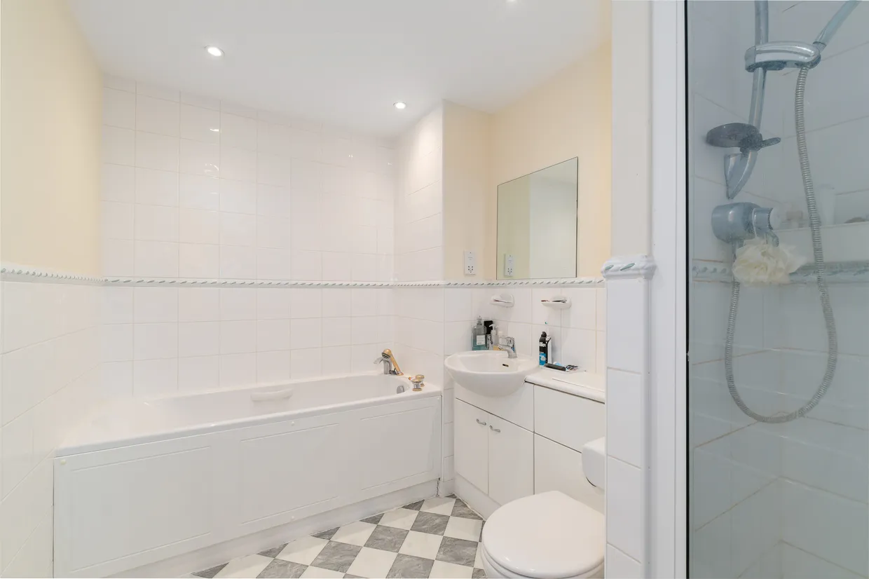 Boardwalk Place, London, E14 photo 7
