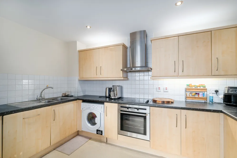 Boardwalk Place, London, E14 photo 15