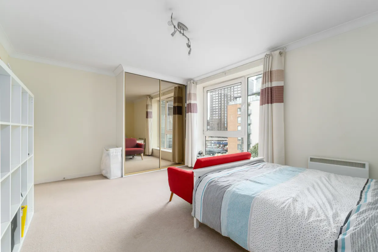 Boardwalk Place, London, E14 photo 16