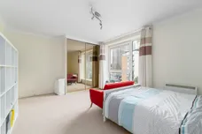Boardwalk Place, London, E14 photo 16