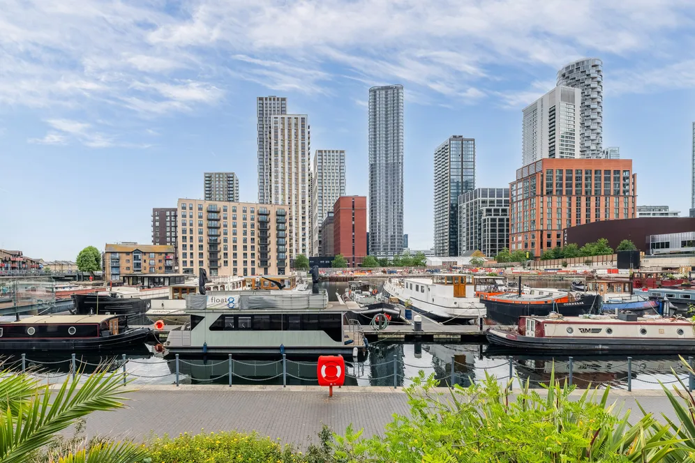 Boardwalk Place, London, E14 photo 20