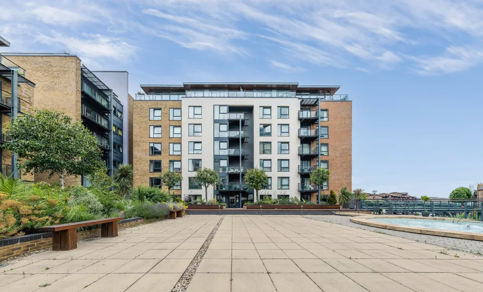 Boardwalk Place, London, E14 photo 23