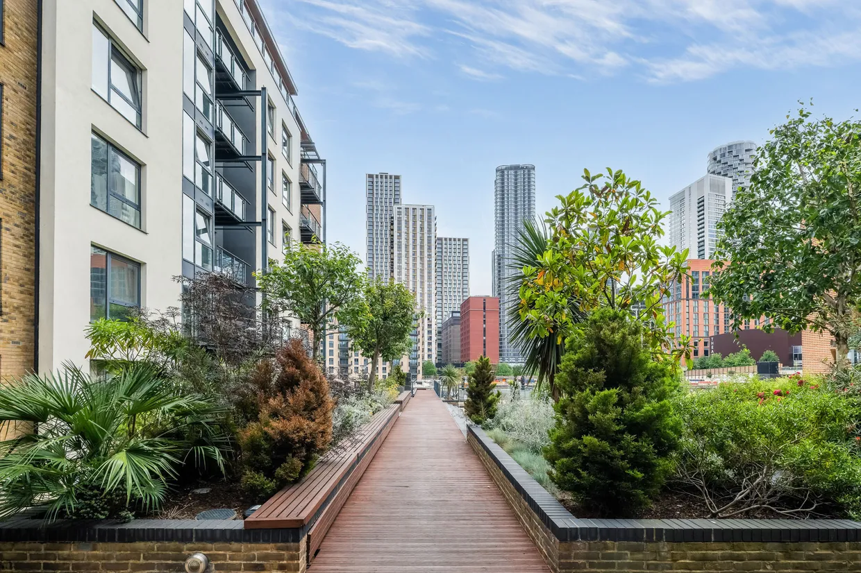 Boardwalk Place, London, E14 photo 24