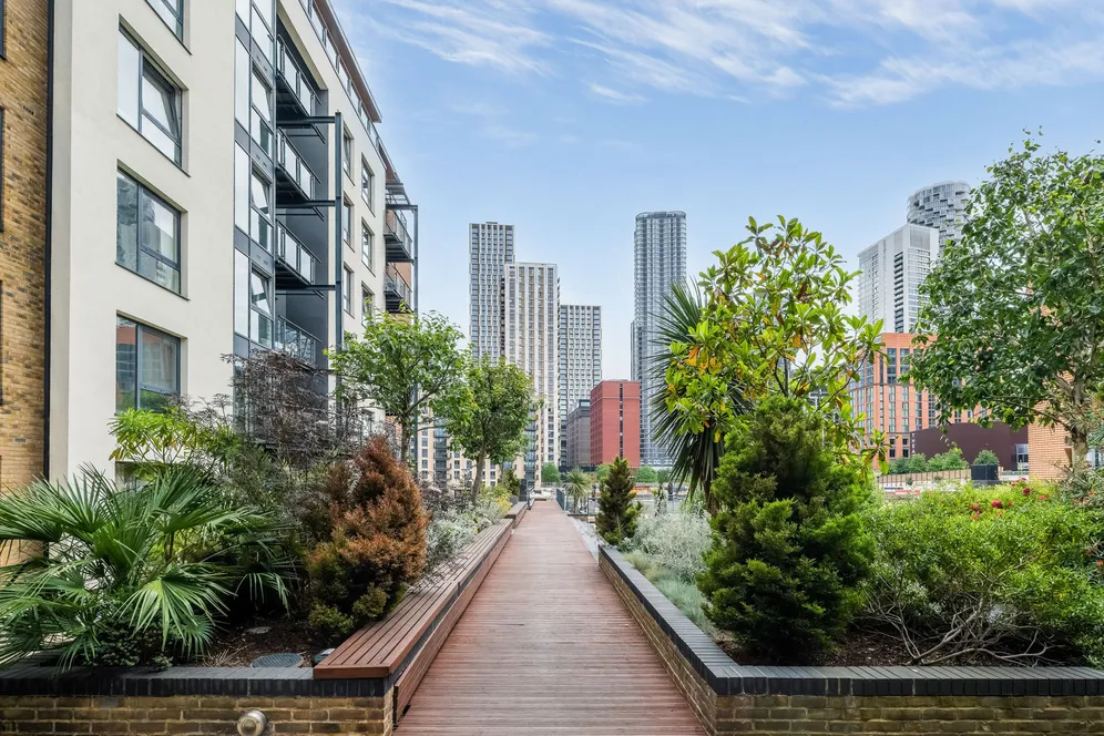 Boardwalk Place, London, E14 photo 24