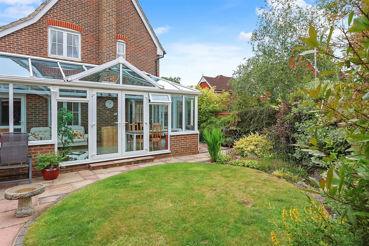 Furze Close, Horley, Surrey, RH6