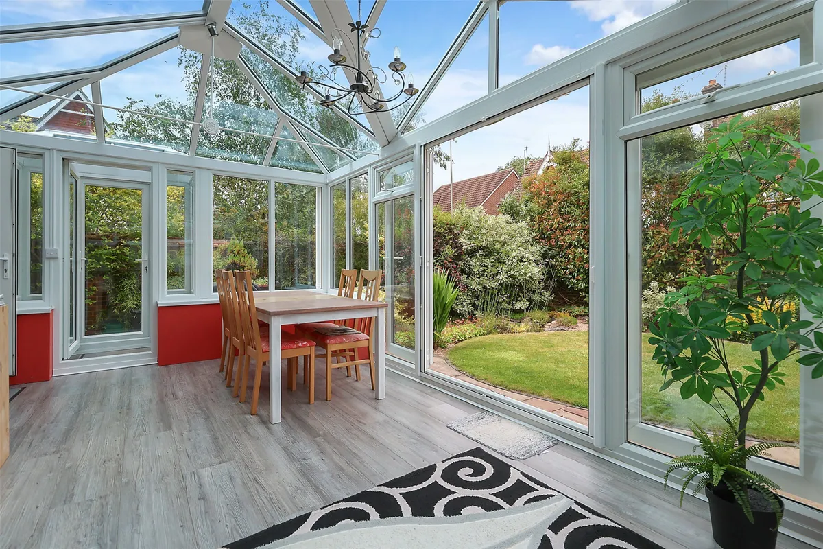 Furze Close, Horley, Surrey, RH6