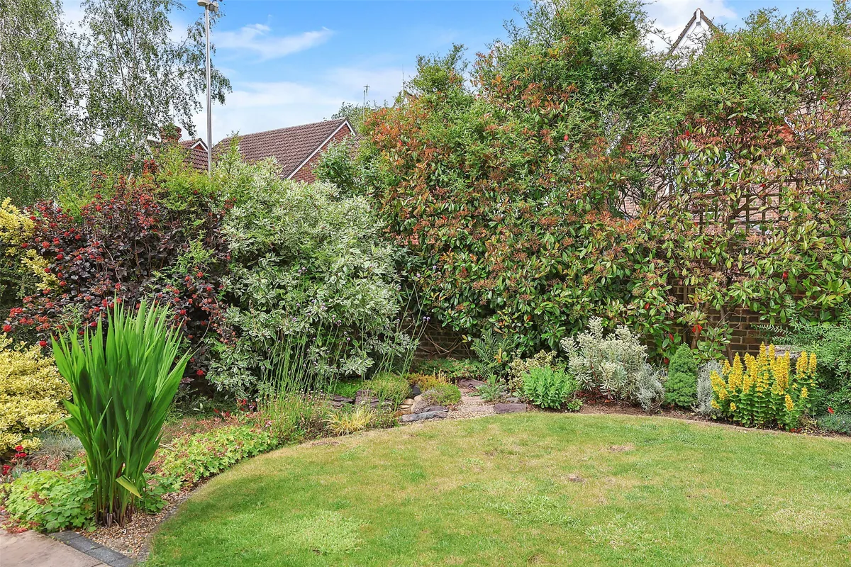 Furze Close, Horley, Surrey, RH6