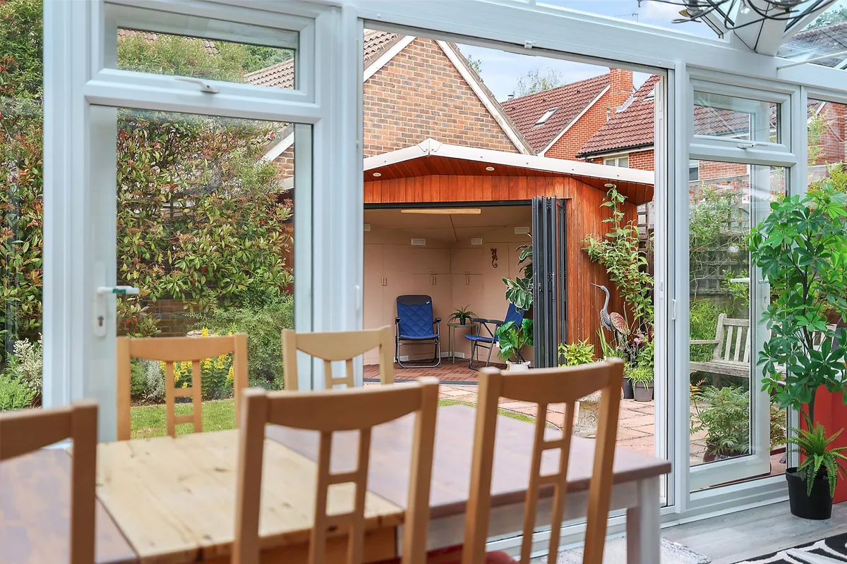 Furze Close, Horley, Surrey, RH6