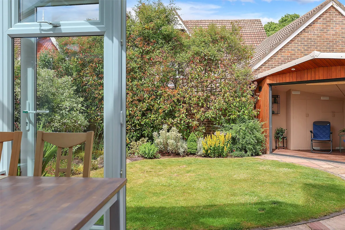 Furze Close, Horley, Surrey, RH6