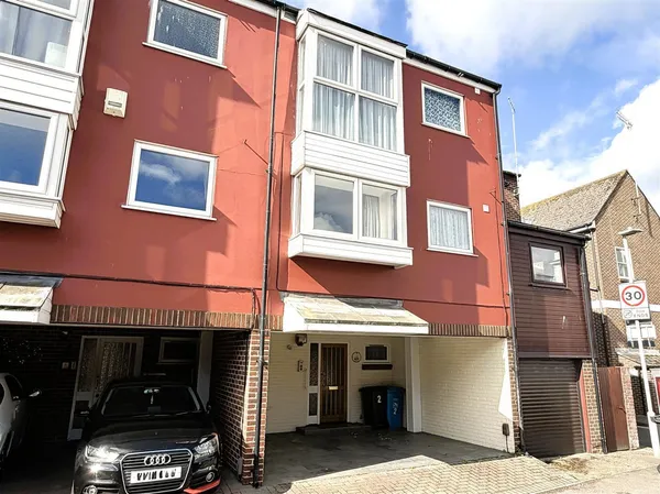 Poplar Close, Poole