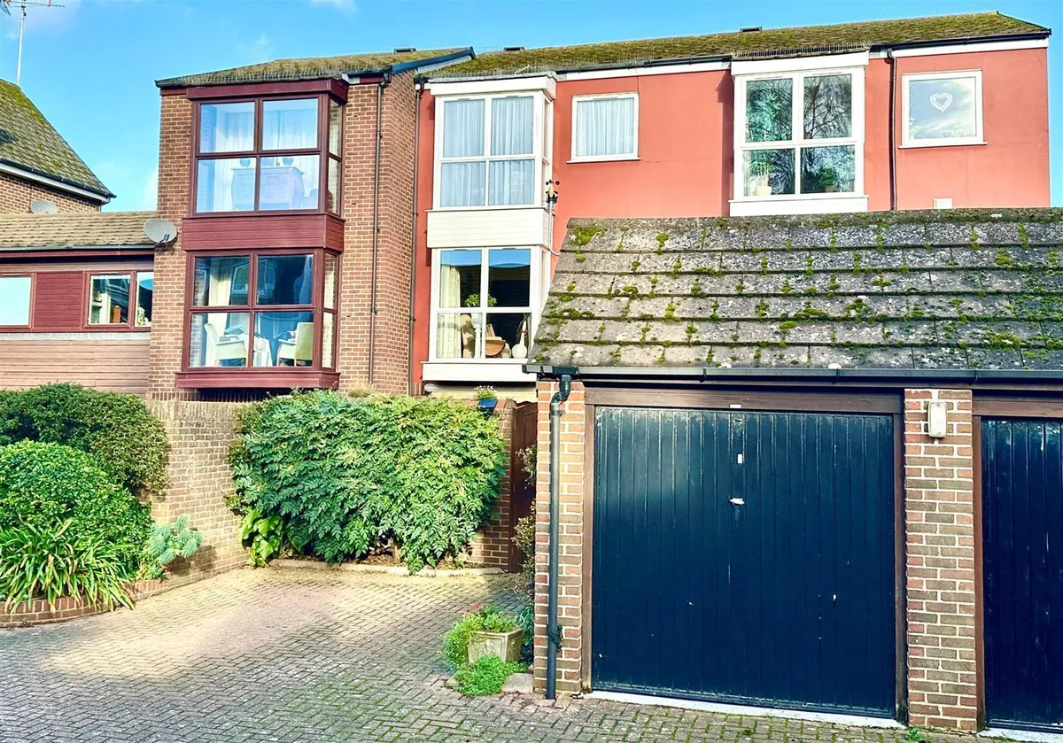 Poplar Close, Poole