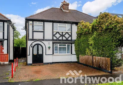 Pams Way, Ewell, KT19