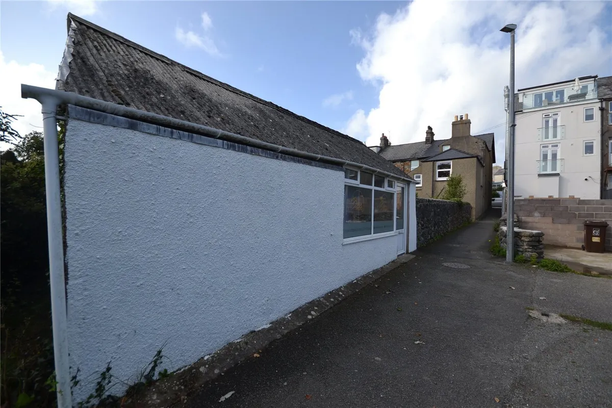 High Street, Criccieth, Gwynedd, LL52