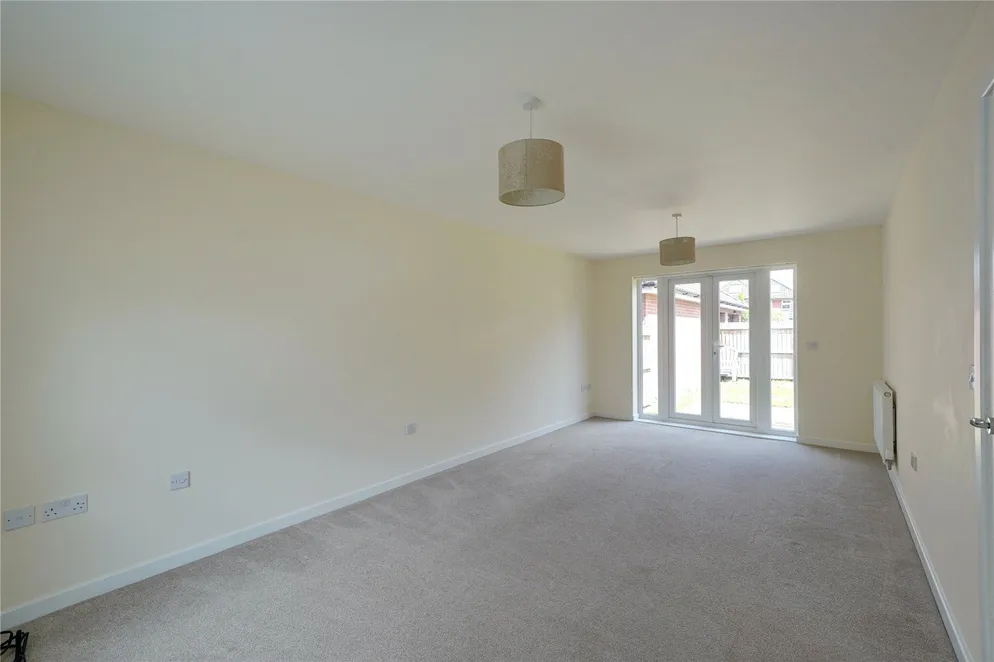 Property carousel item 4