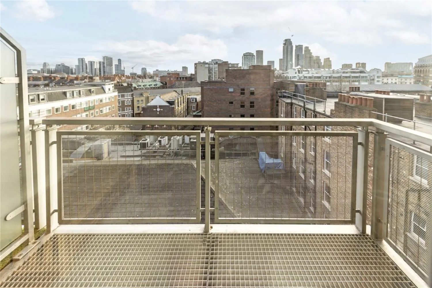 Vauxhall Bridge Road, London, SW1V photo 10